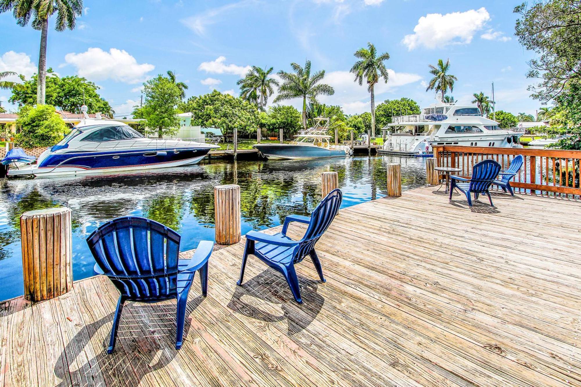 Stunning Centrally Located At New River Cove In South Florida *