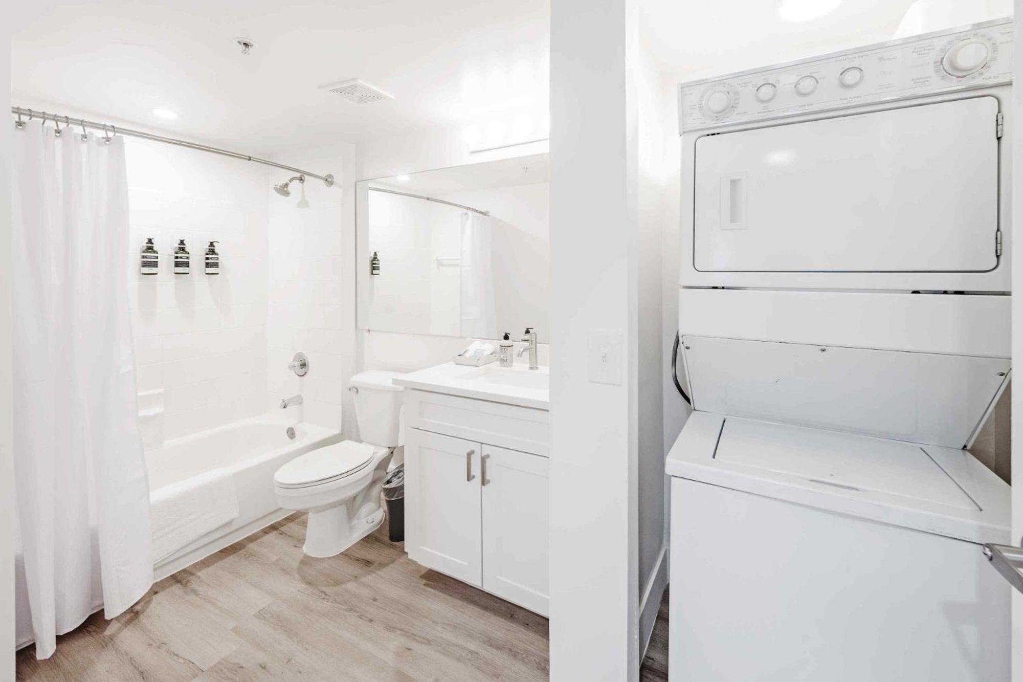 Apartment Stunning Centrally Located At New River Cove In South Florida *