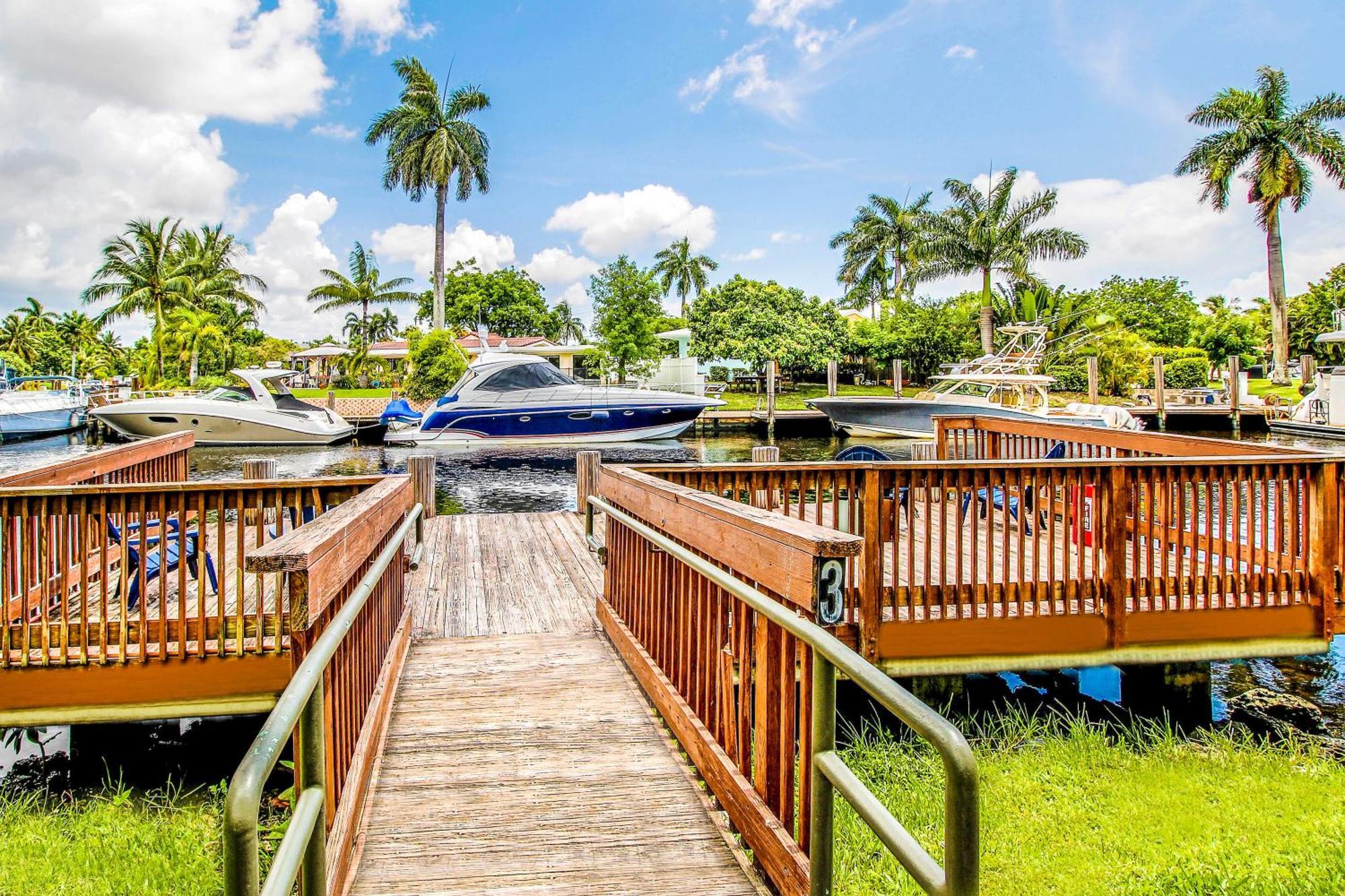 Apartment Stunning Centrally Located At New River Cove In South Florida