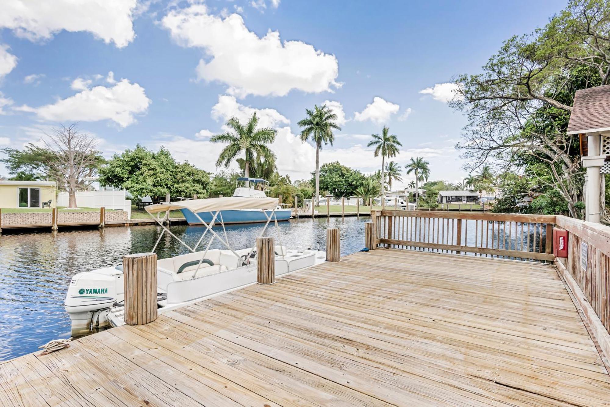 Stunning Centrally Located At New River Cove In South Florida