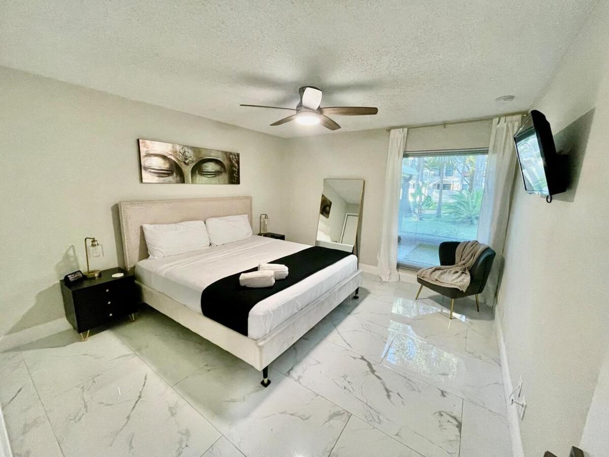 The Oasis * Fort Lauderdale