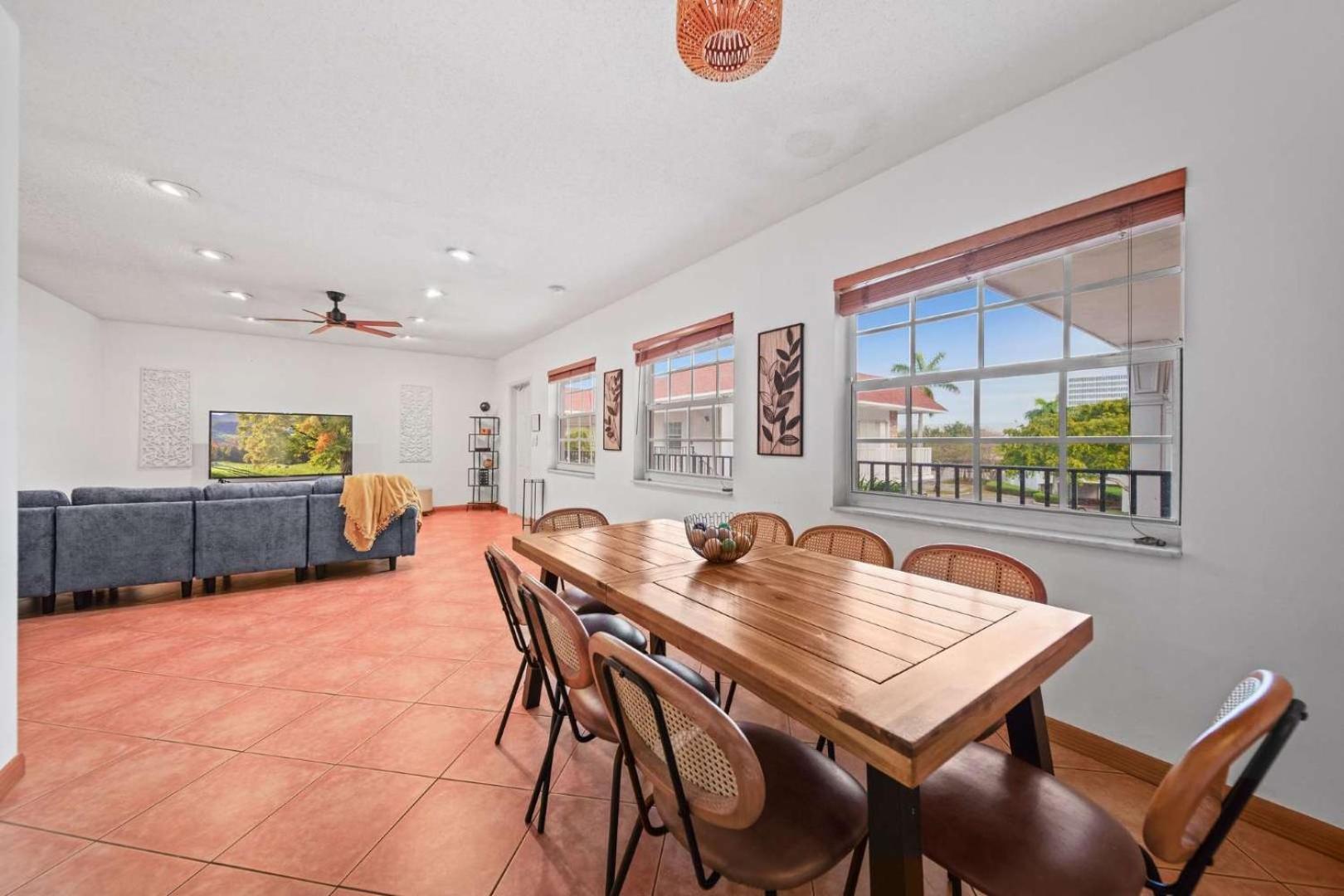 Luxe 2br Escape Lauderdale