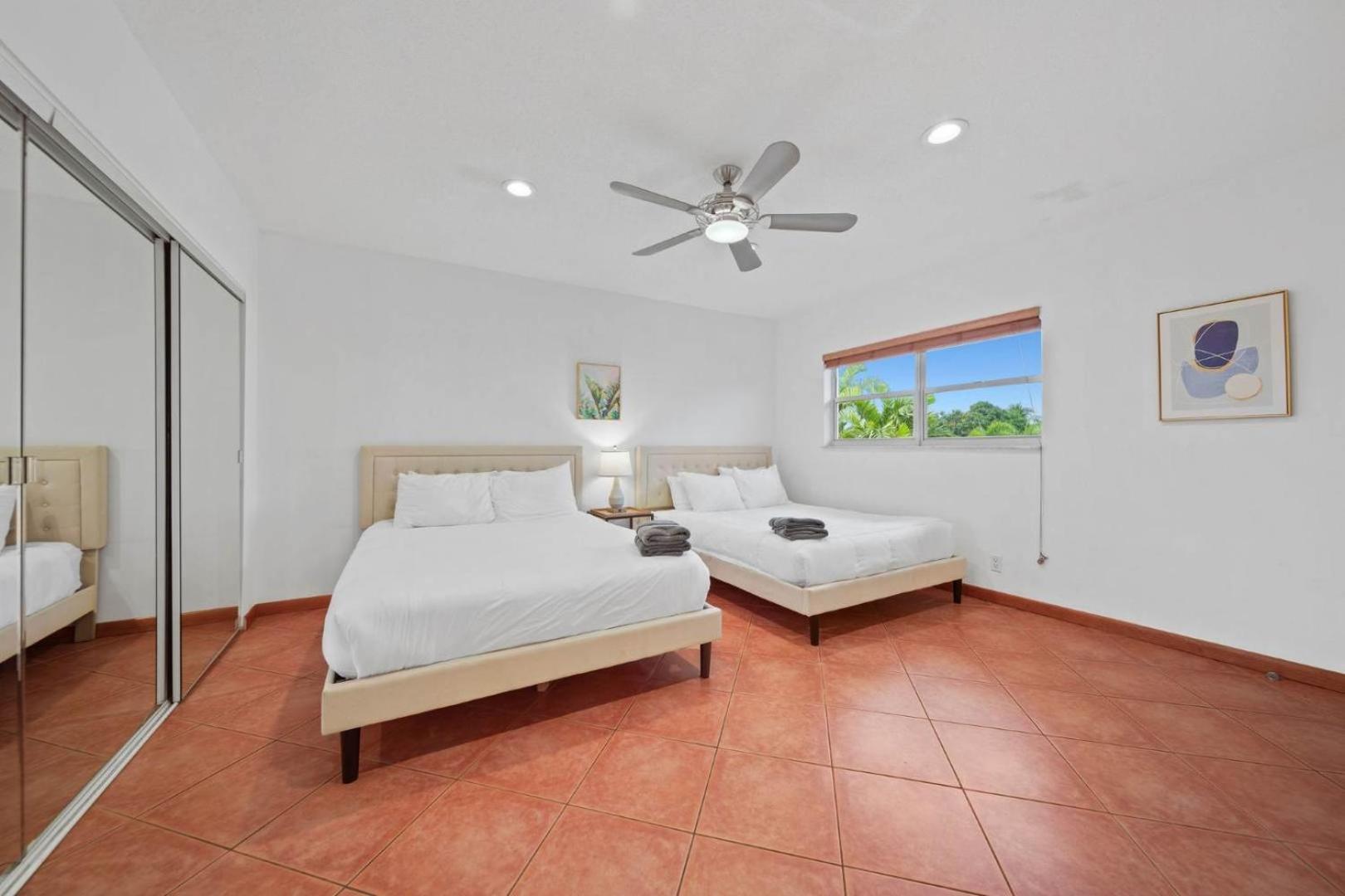Luxe 2br Escape Lauderdale Fort Lauderdale