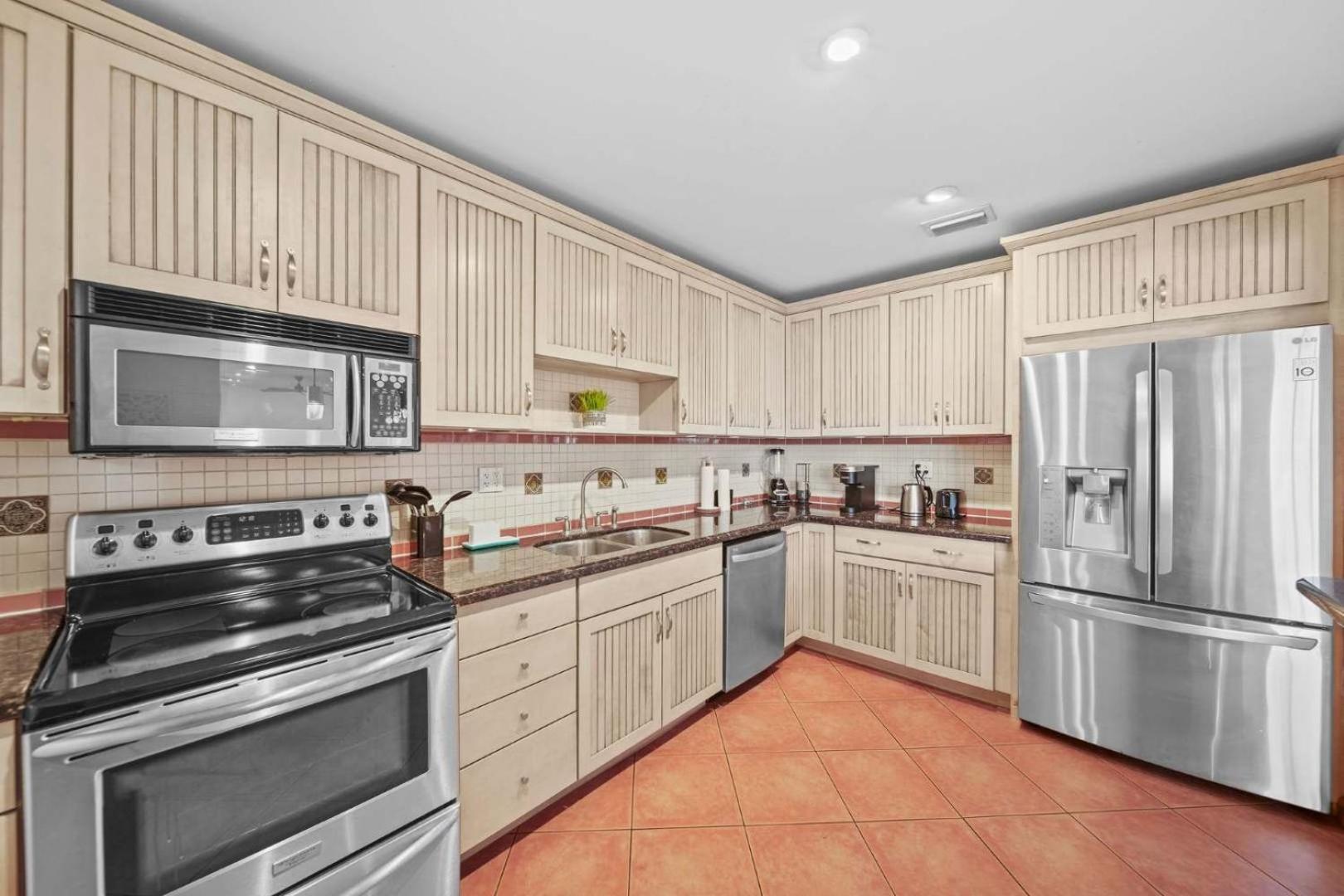 Luxe 2br Escape Lauderdale Apartment Fort Lauderdale