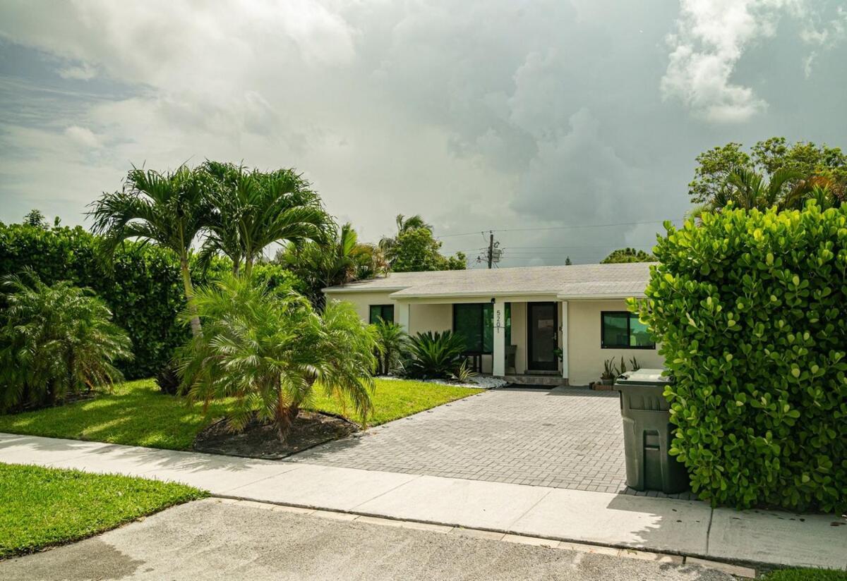 Lauderdale Oasis-private Pool Holiday home