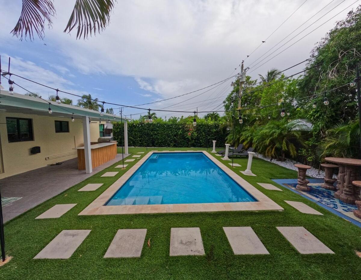 Lauderdale Oasis-private Pool Holiday home *
