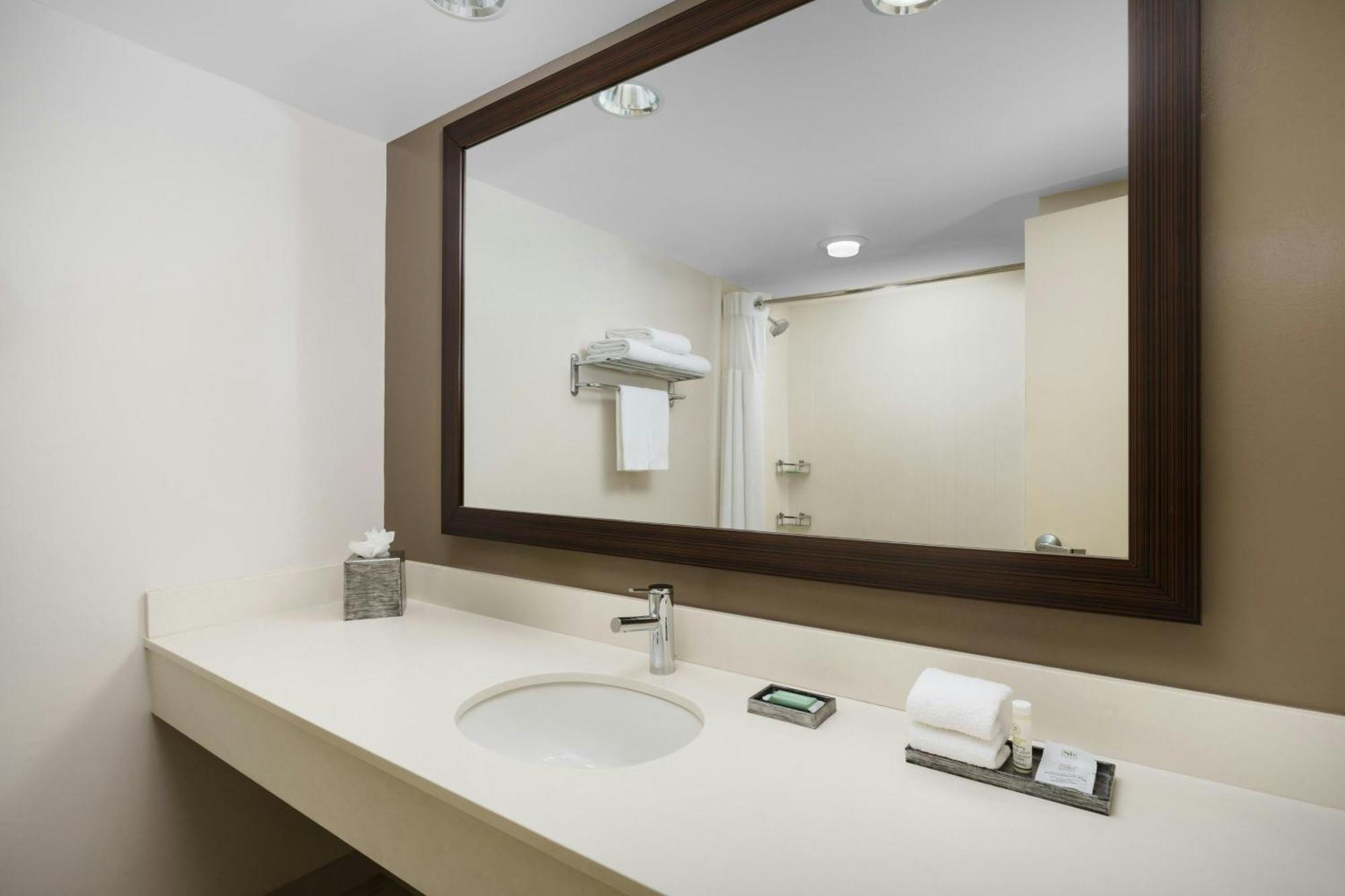 Courtyard By Marriott Lauderdale North/cypress Creek Hotel Fort Lauderdale