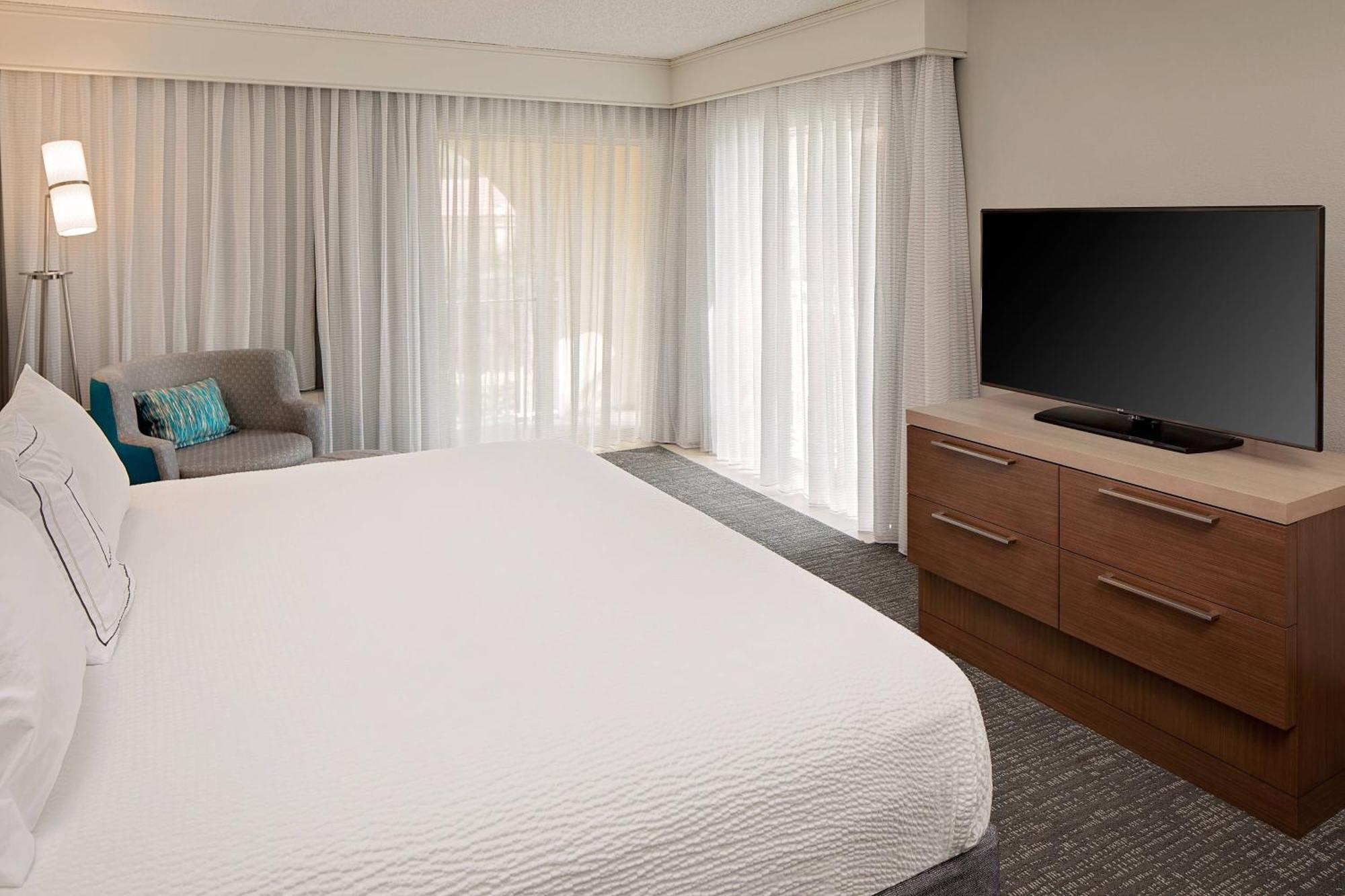 Courtyard By Marriott Lauderdale North/cypress Creek Hotel