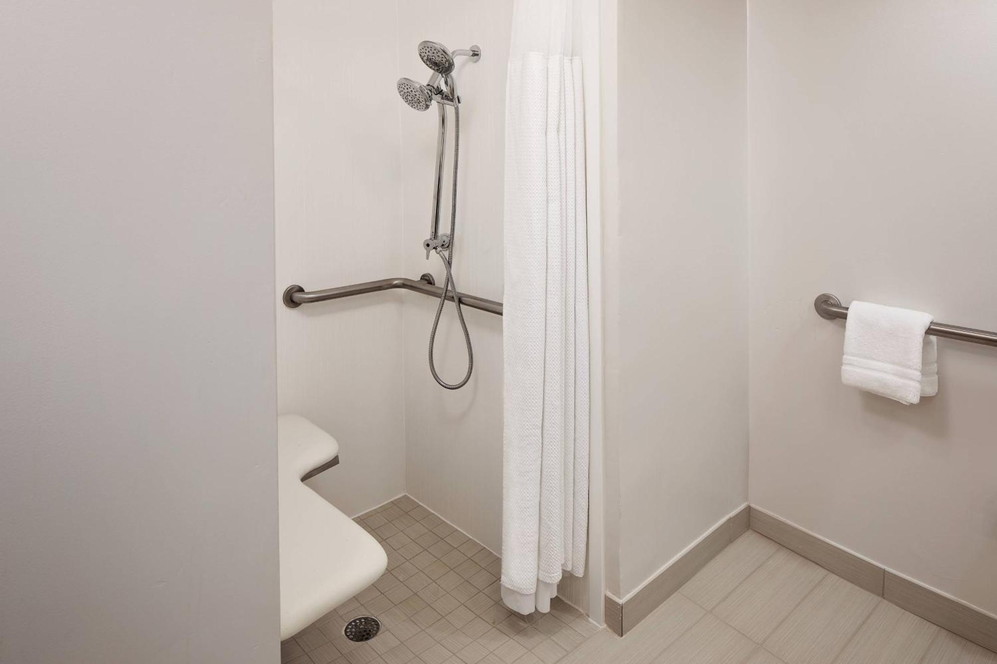 Courtyard By Marriott Lauderdale North/cypress Creek Fort Lauderdale
