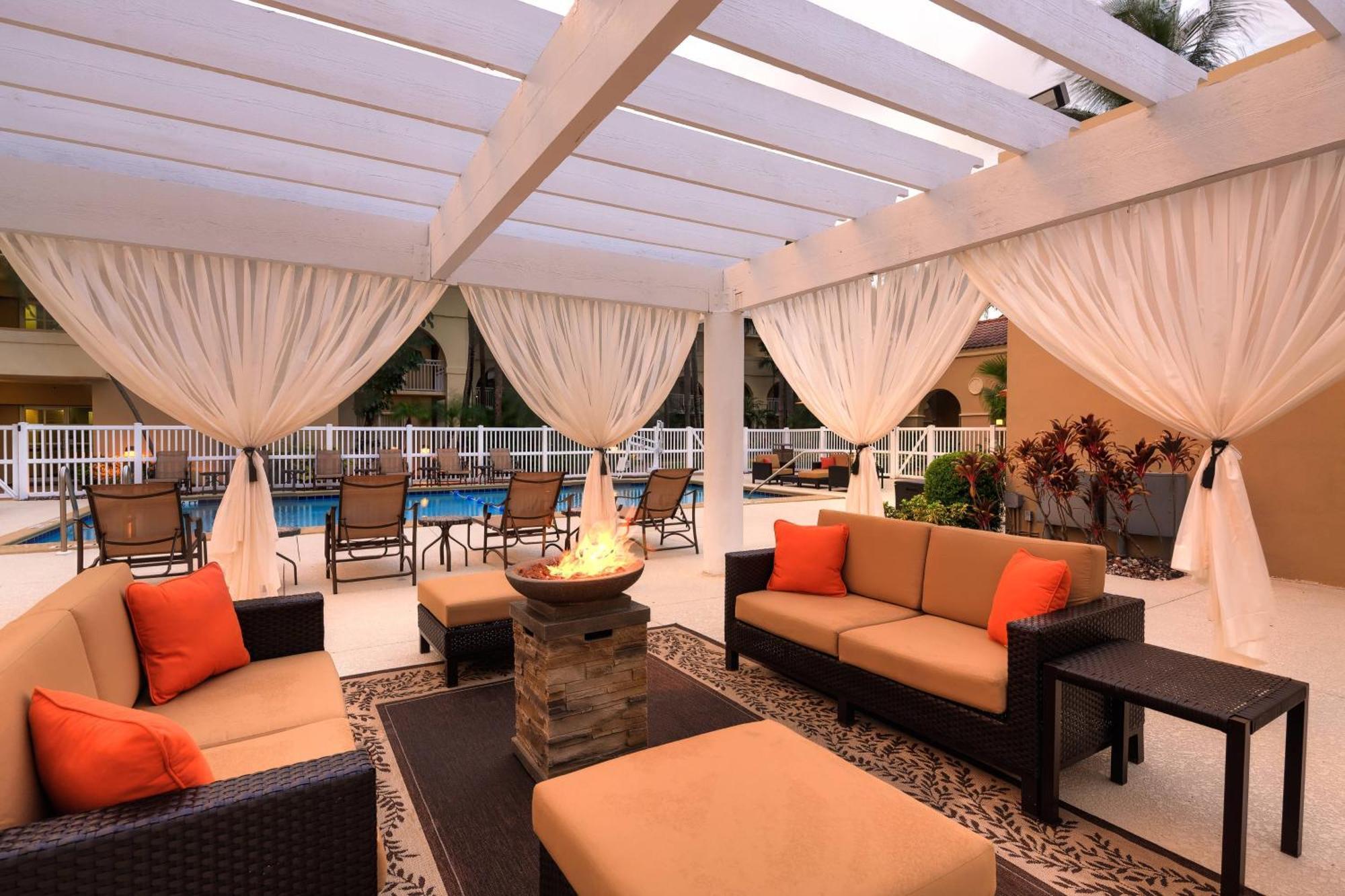 Courtyard By Marriott Lauderdale North/cypress Creek Hotel