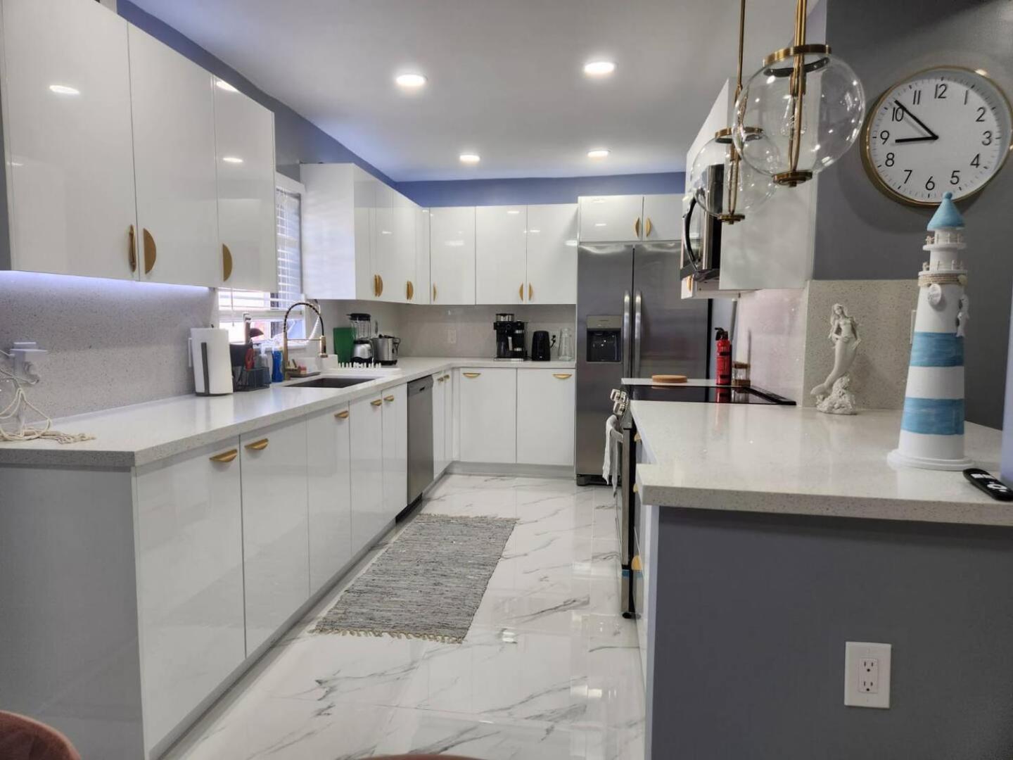 2-bed Lakeridge Fllfree Parking 6 Min To