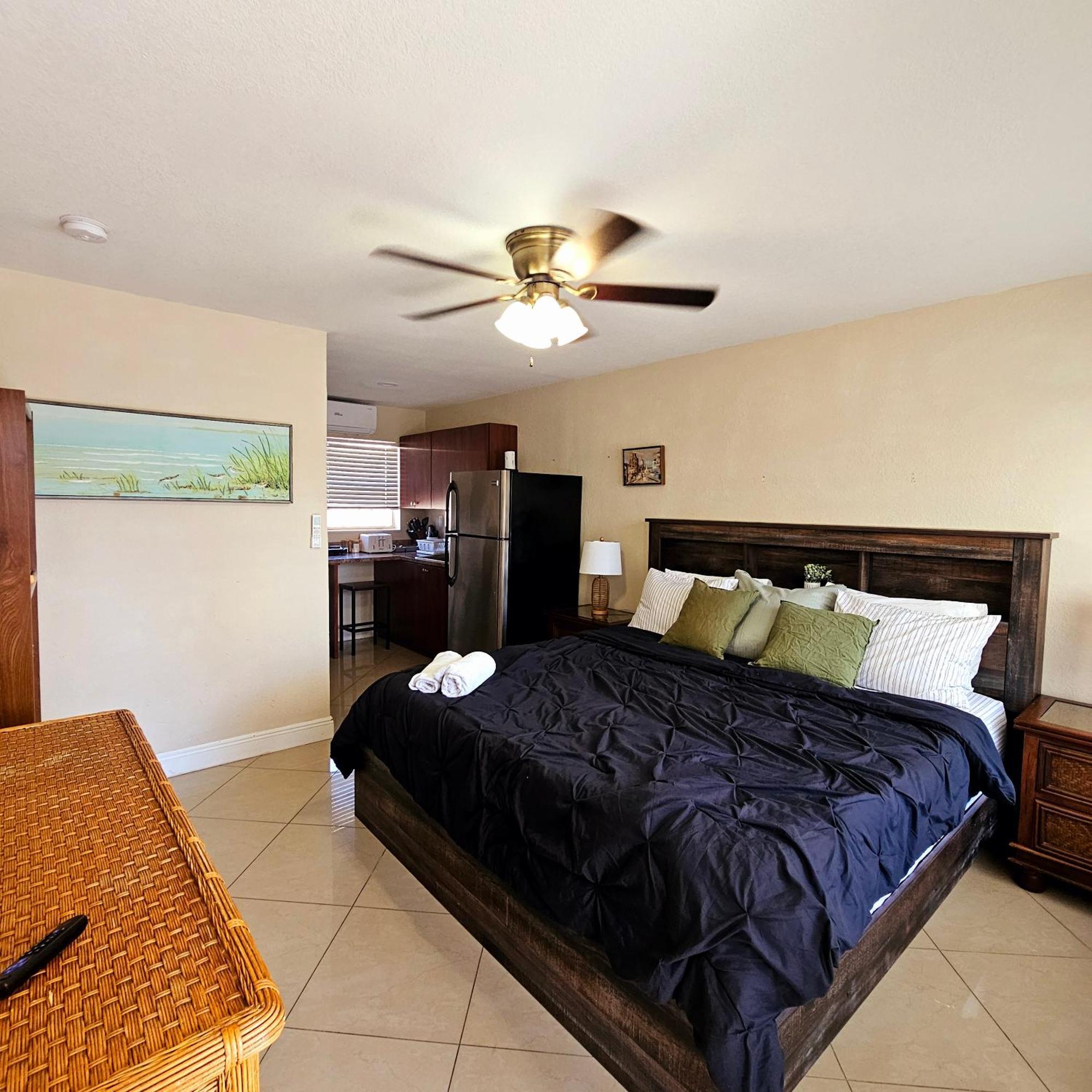 Coastal Haven: Family-friendly House With Pool Near Beaches *