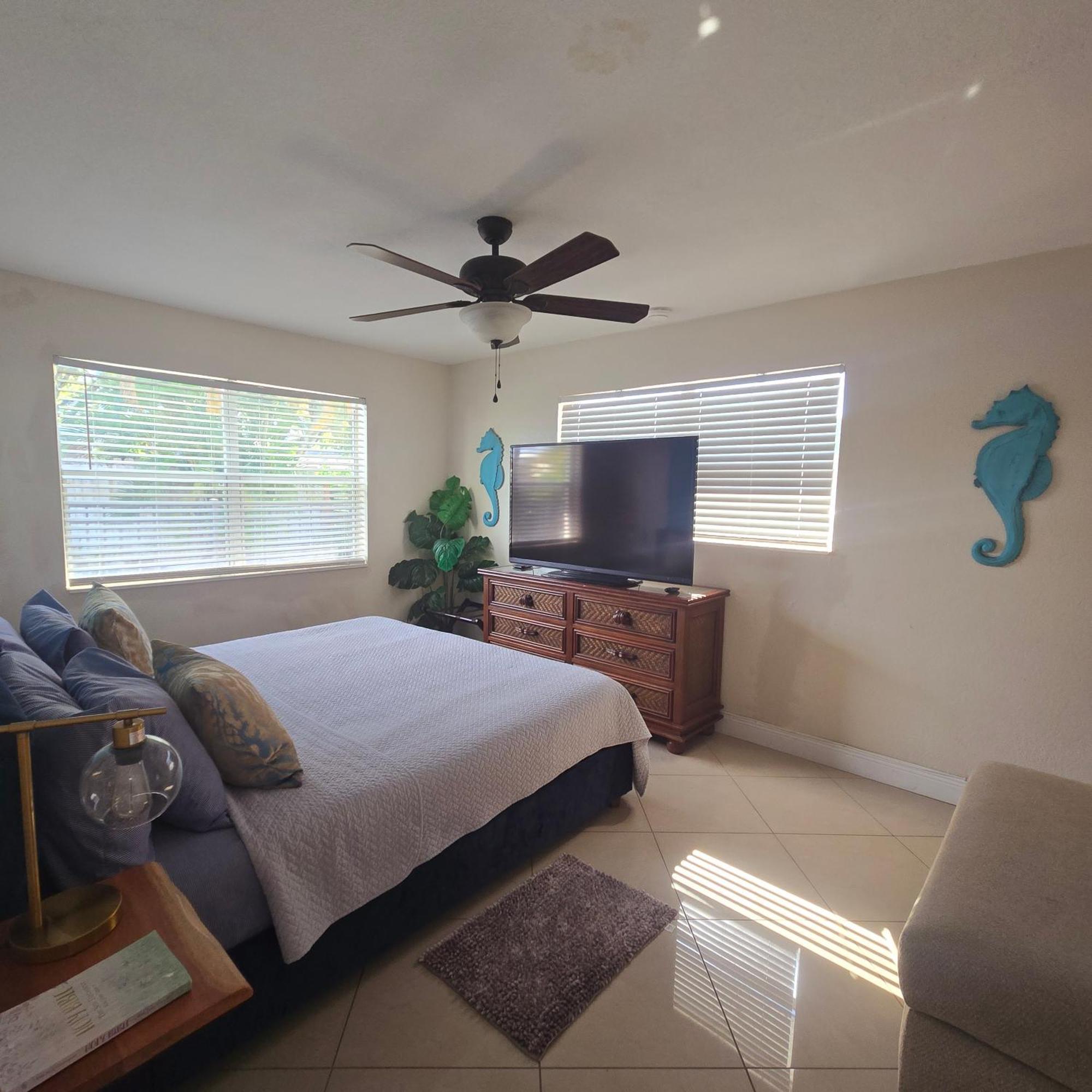 Apartment Coastal Haven: Family-friendly House With Pool Near Beaches Fort Lauderdale