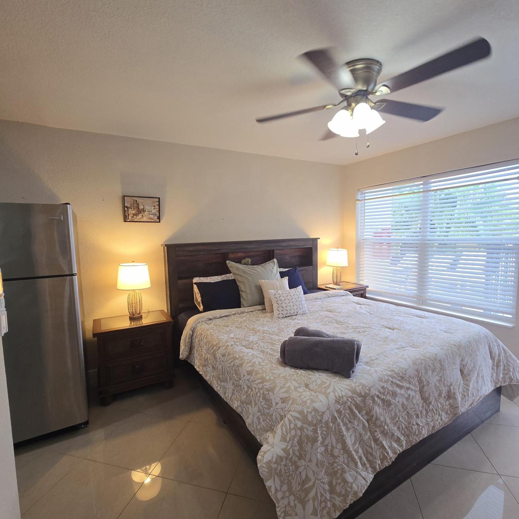 Coastal Haven: Family-friendly House With Pool Near Beaches Apartment Fort Lauderdale