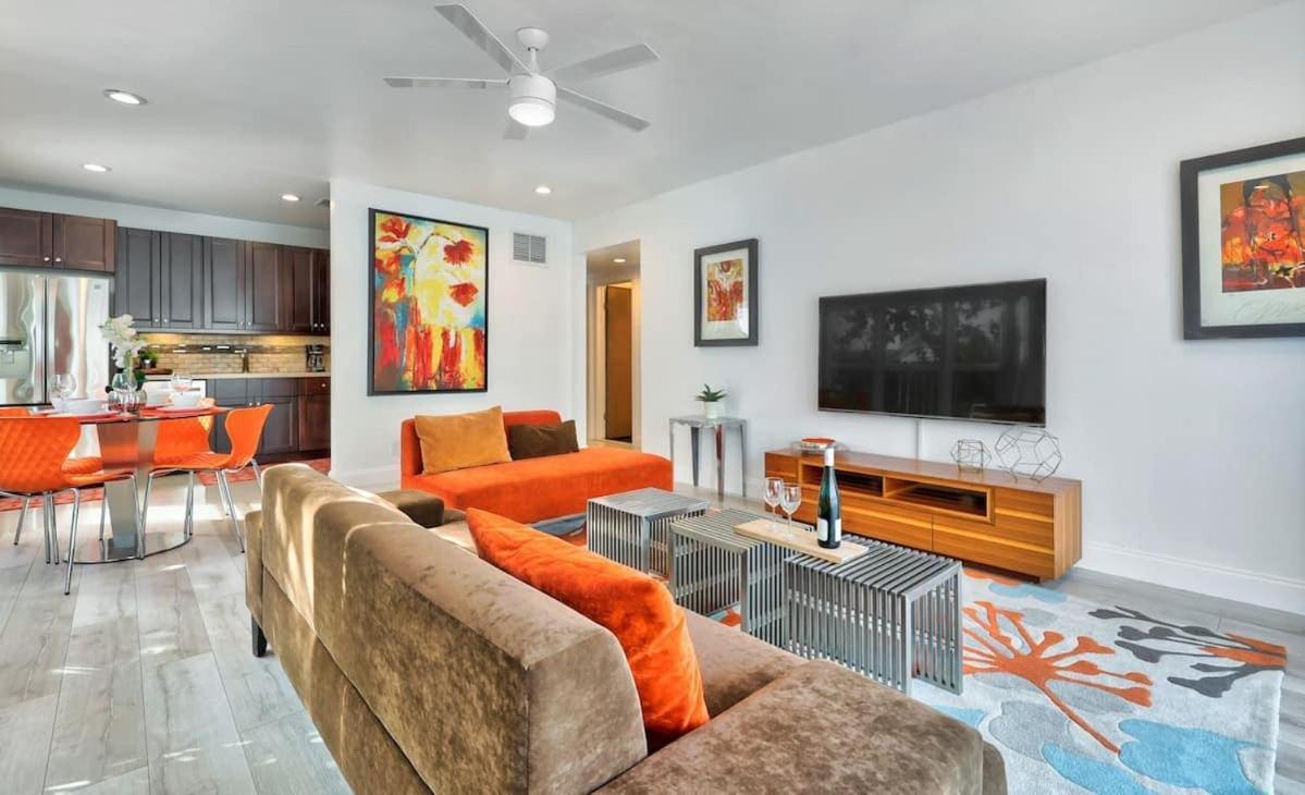 Apartment Orange Dream On The Water
