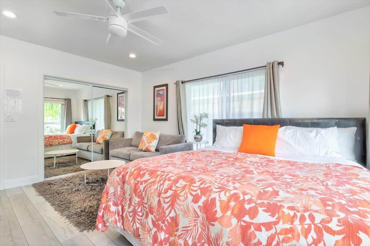 Orange Dream On The Water Apartment *