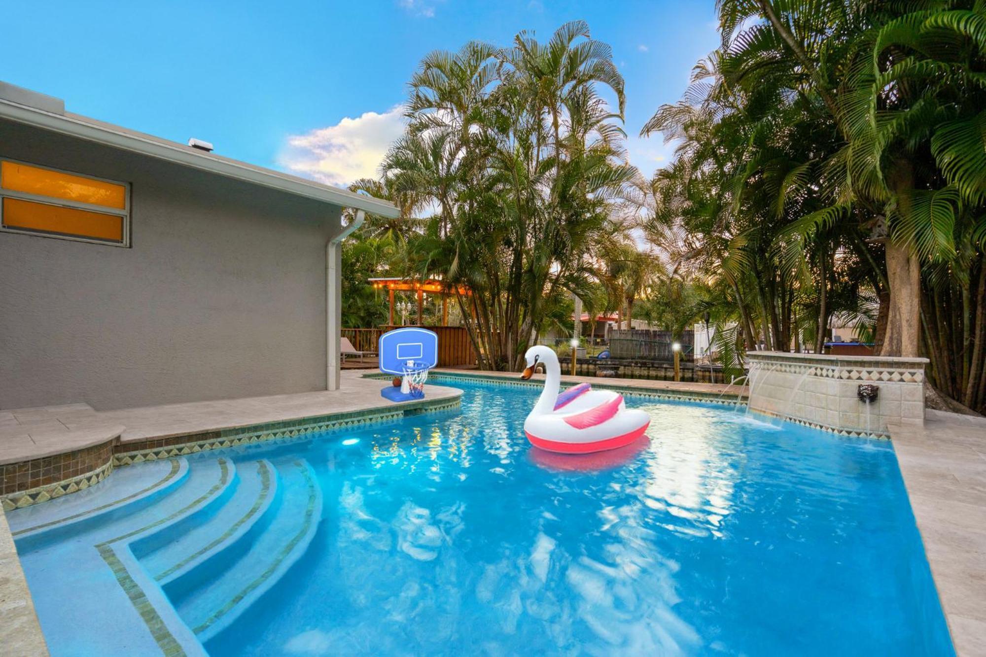 Holiday home Waterfront House - Solar Heated Pool, Arcade Games Fort Lauderdale