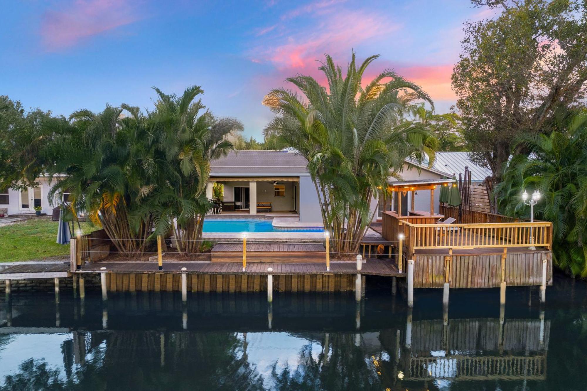 Waterfront House - Solar Heated Pool, Arcade Games * Fort Lauderdale