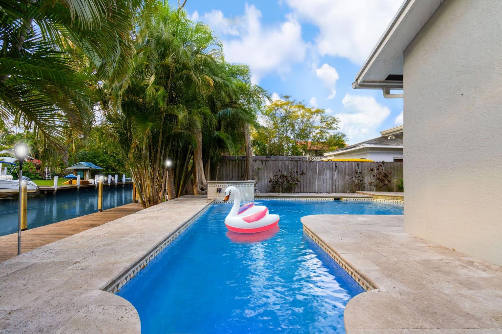 Waterfront House - Solar Heated Pool, Arcade Games * Fort Lauderdale