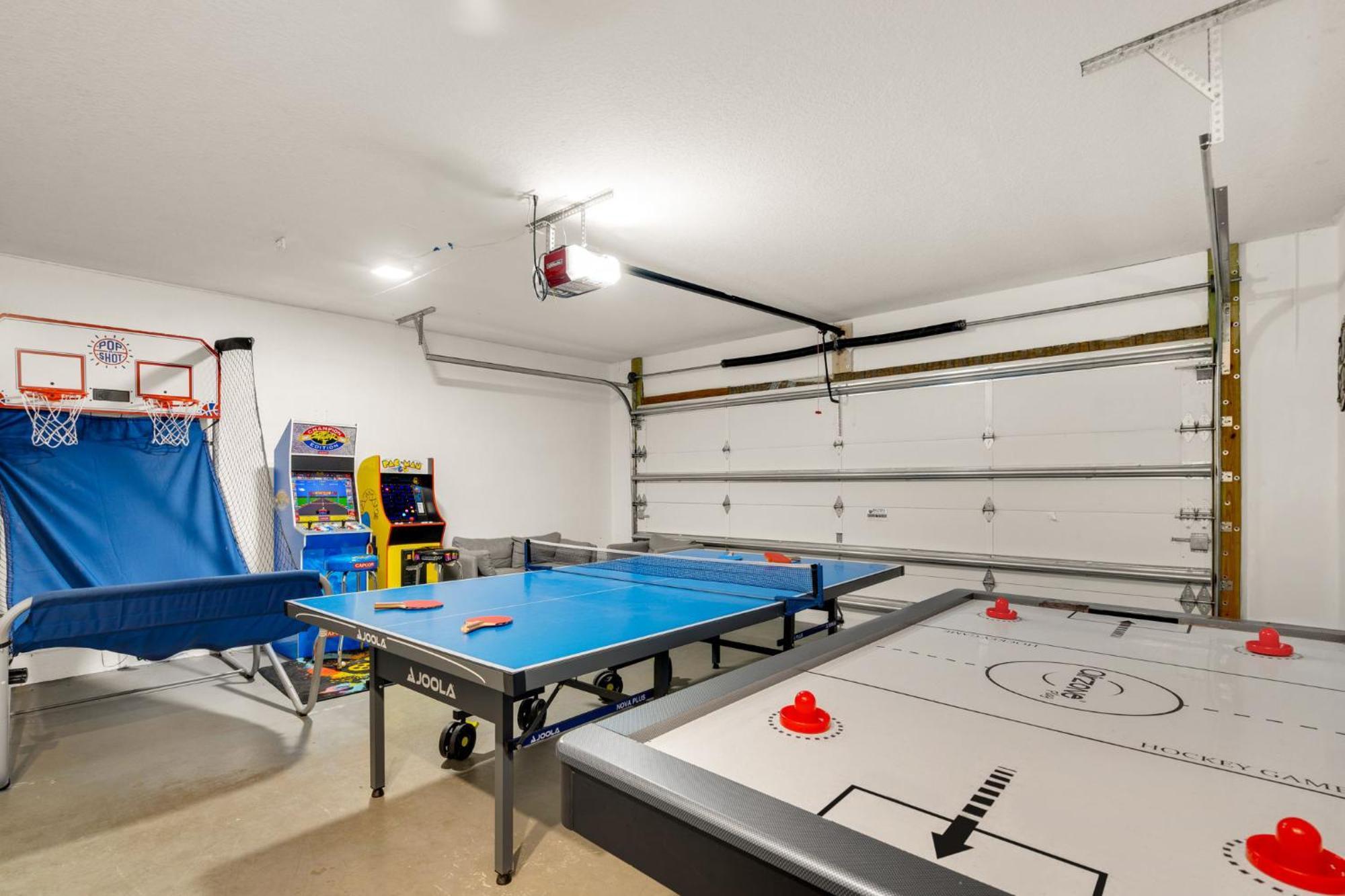 Holiday home Waterfront House - Solar Heated Pool, Arcade Games
