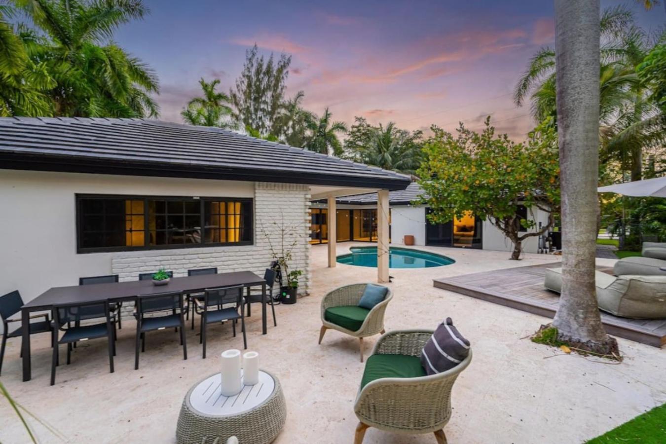 2500, Waterfront, Pool And Gym, Cinema, Wifi Fort Lauderdale