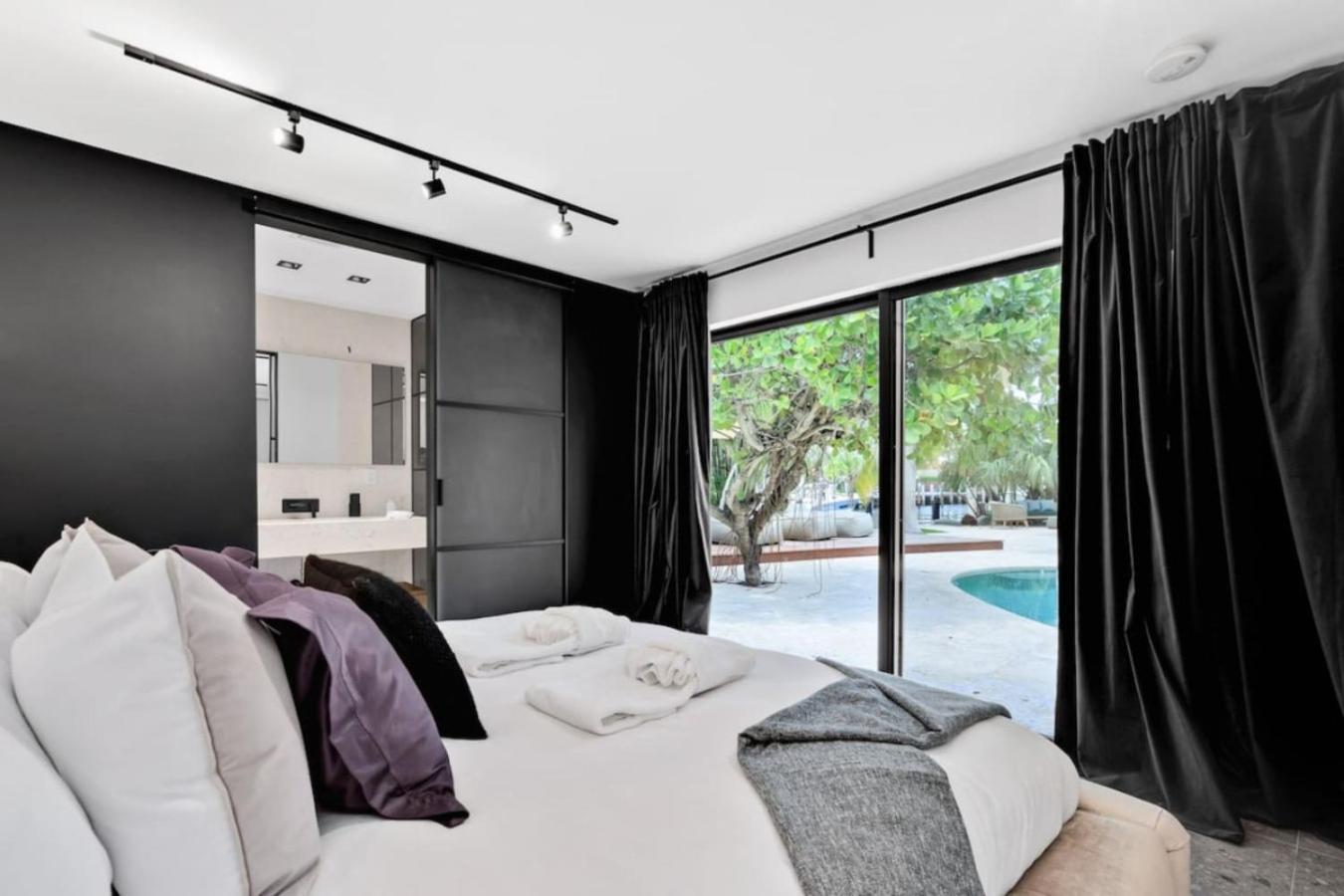 2500, Waterfront, Pool And Gym, Cinema, Wifi Fort Lauderdale
