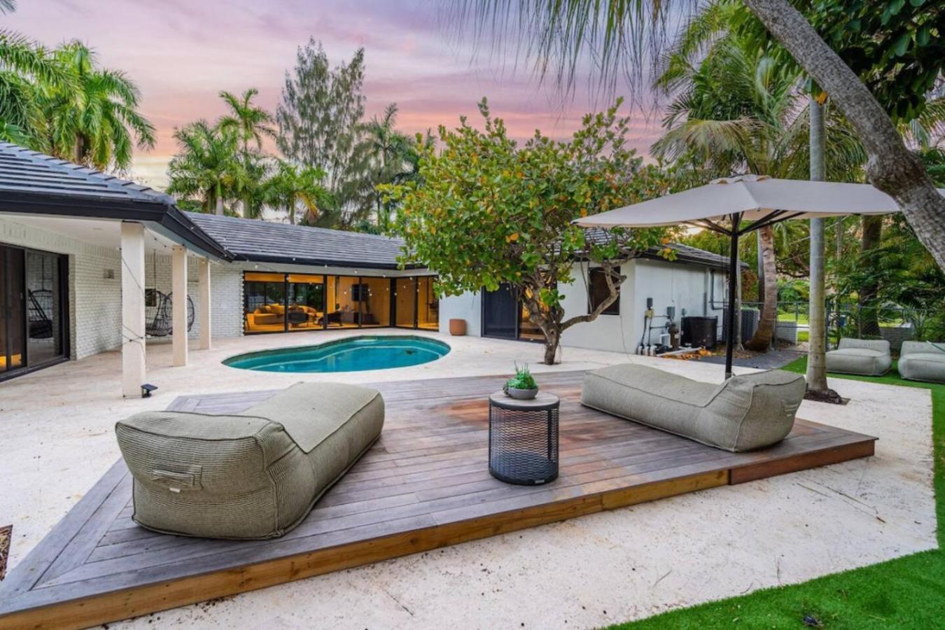 Holiday home 2500, Waterfront, Pool And Gym, Cinema, Wifi Fort Lauderdale