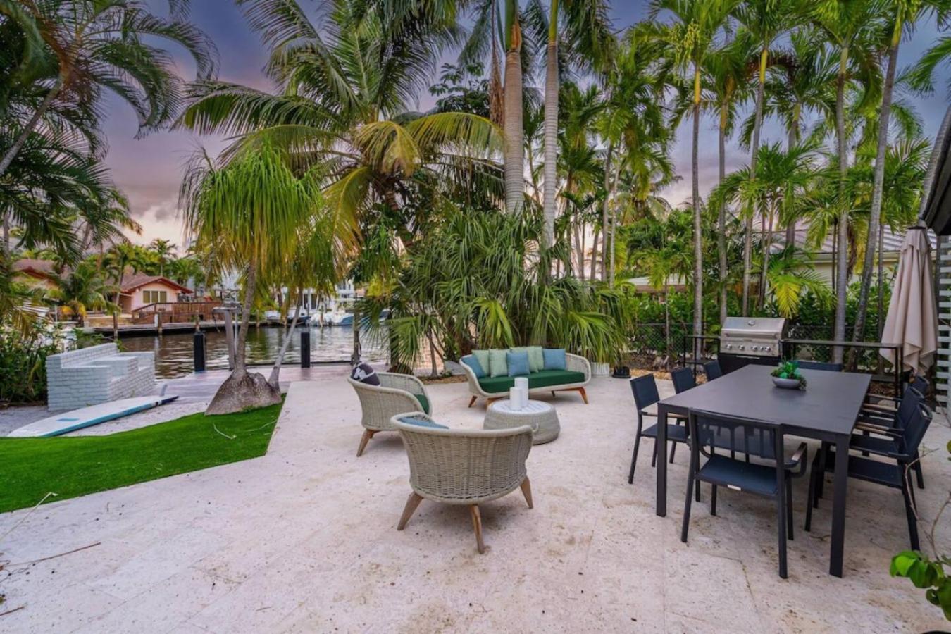 2500, Waterfront, Pool And Gym, Cinema, Wifi