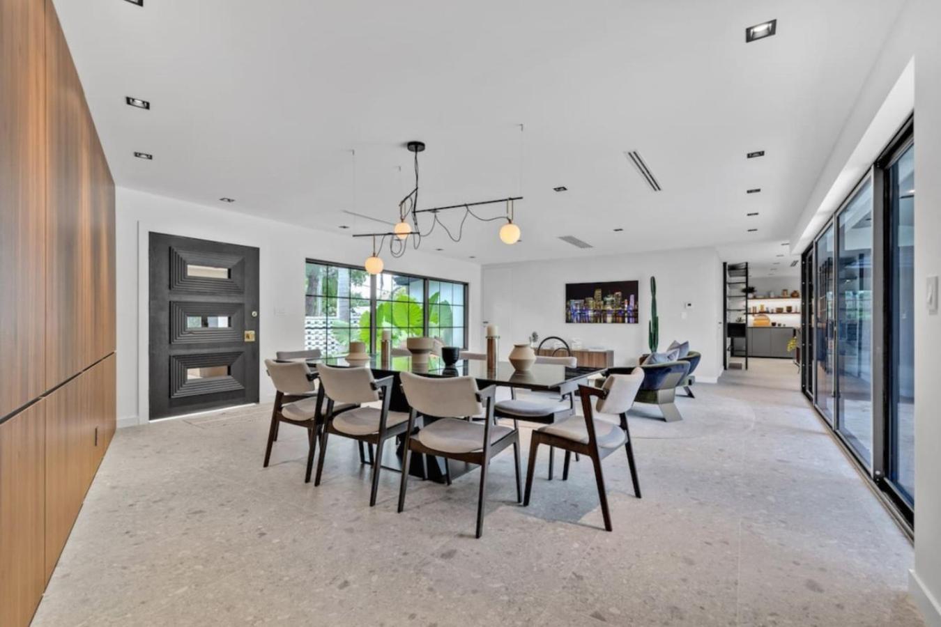 Holiday home 2500, Waterfront, Pool And Gym, Cinema, Wifi Fort Lauderdale