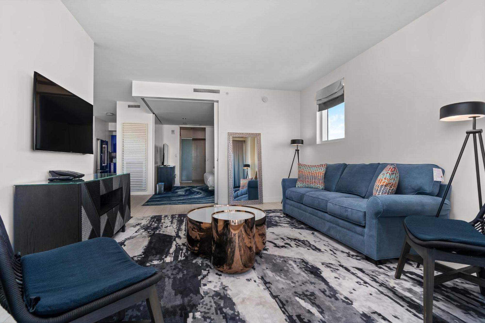 Luxury 2br Lauderdale W With Double Living Room, Ocean & Intercoastal Views, Brand New Sofas!