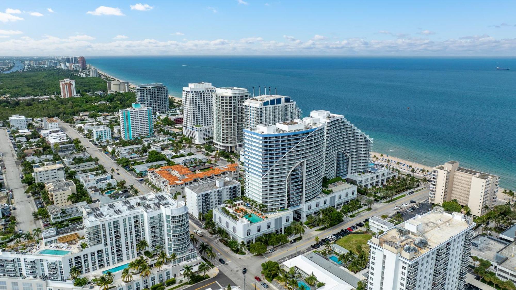 Fll W Residence Penthouse, Amazing Birds Eye Views! Apartment