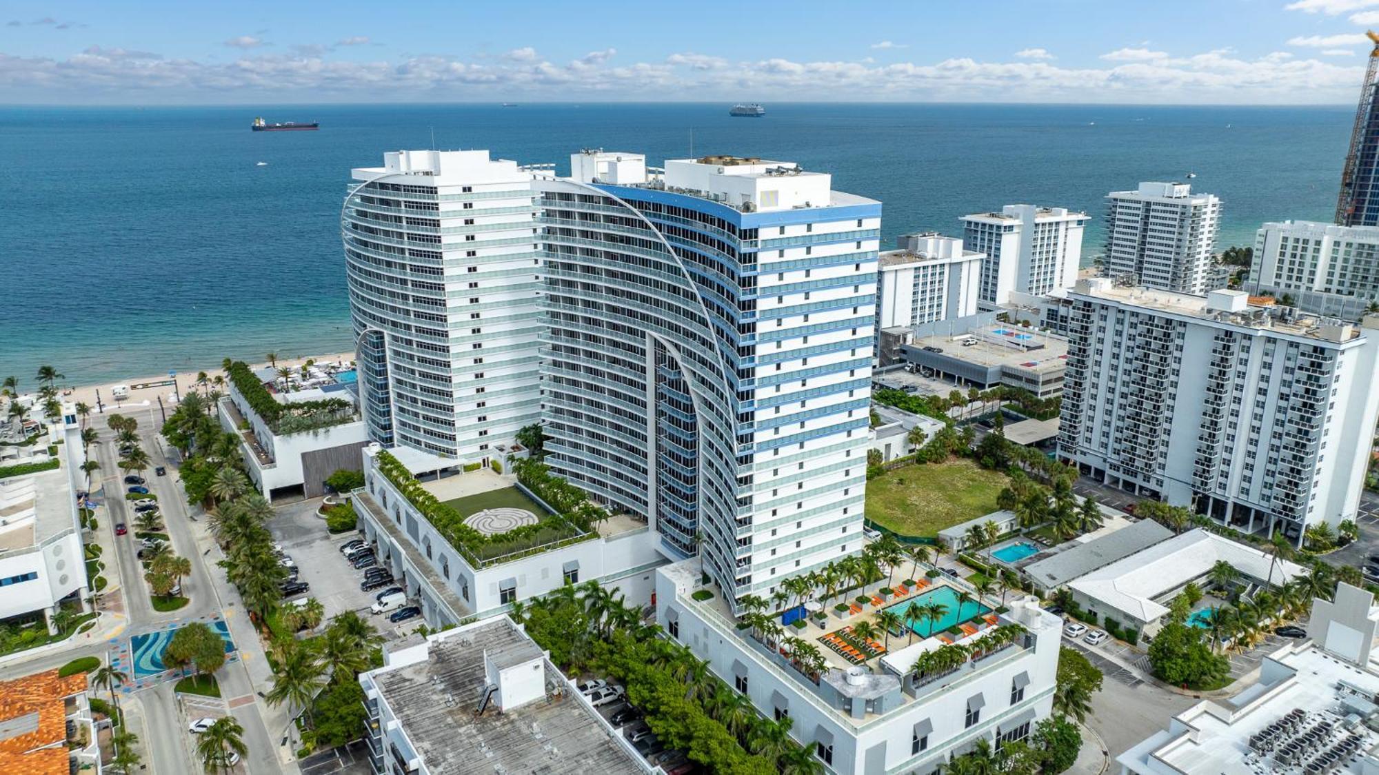 Fll W Residence Penthouse, Amazing Birds Eye Views! *