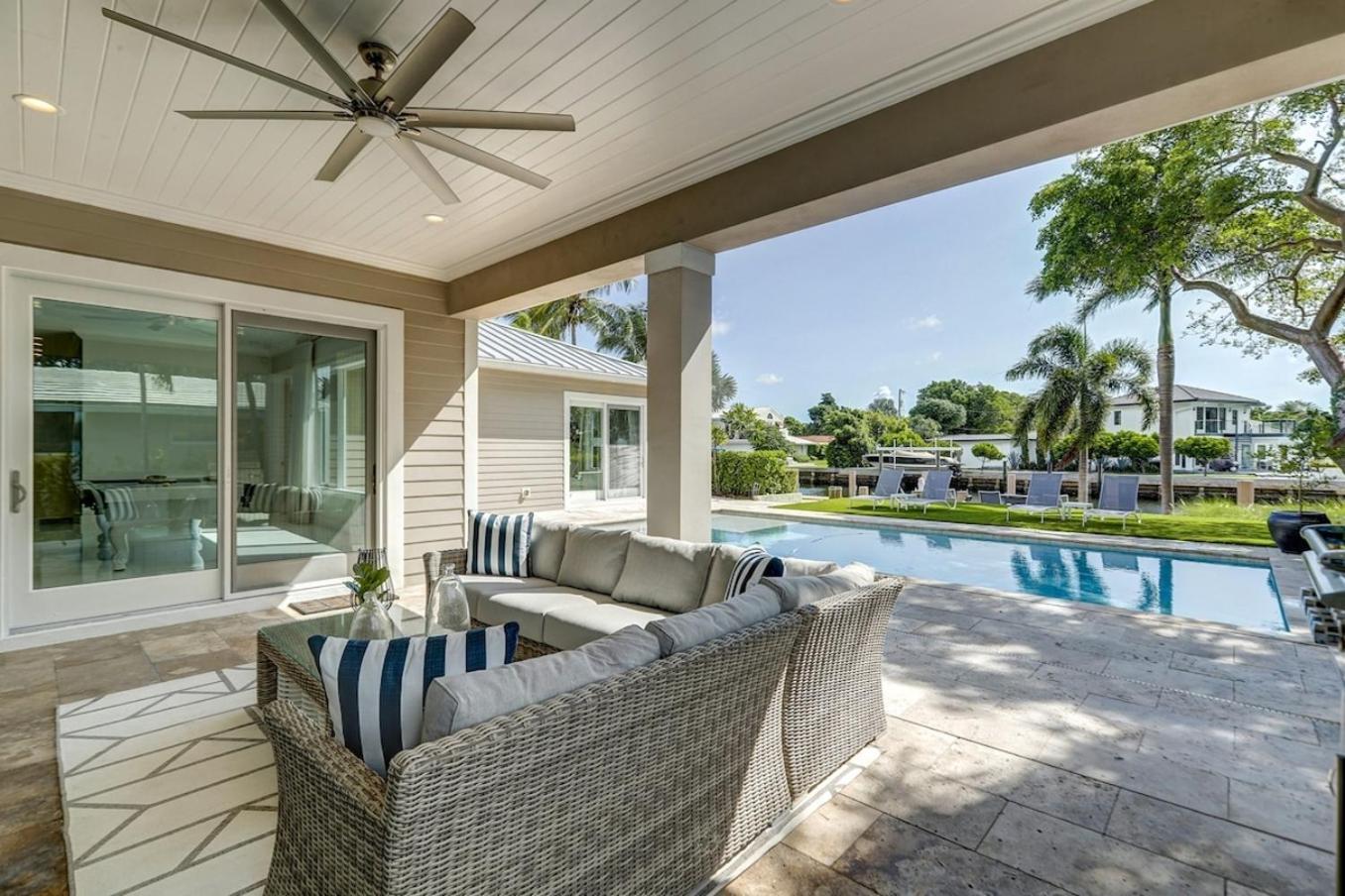 Waterfront Heated Pool Dock Kayaks Bikes *