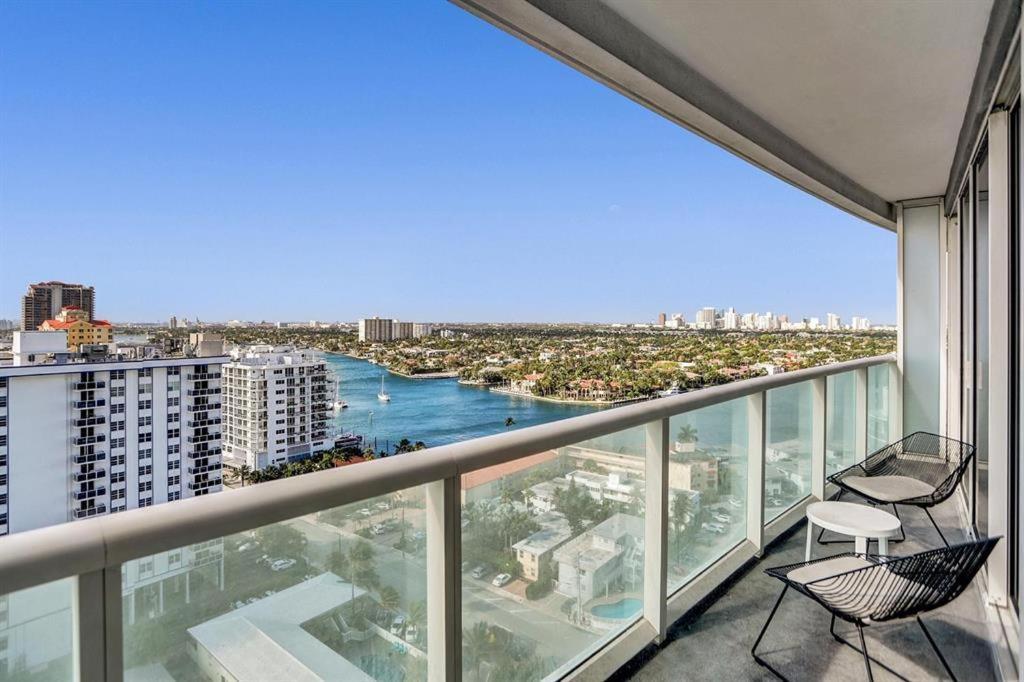 Aparthotel Luxury Beachfront Two Bedroom - W Residences *