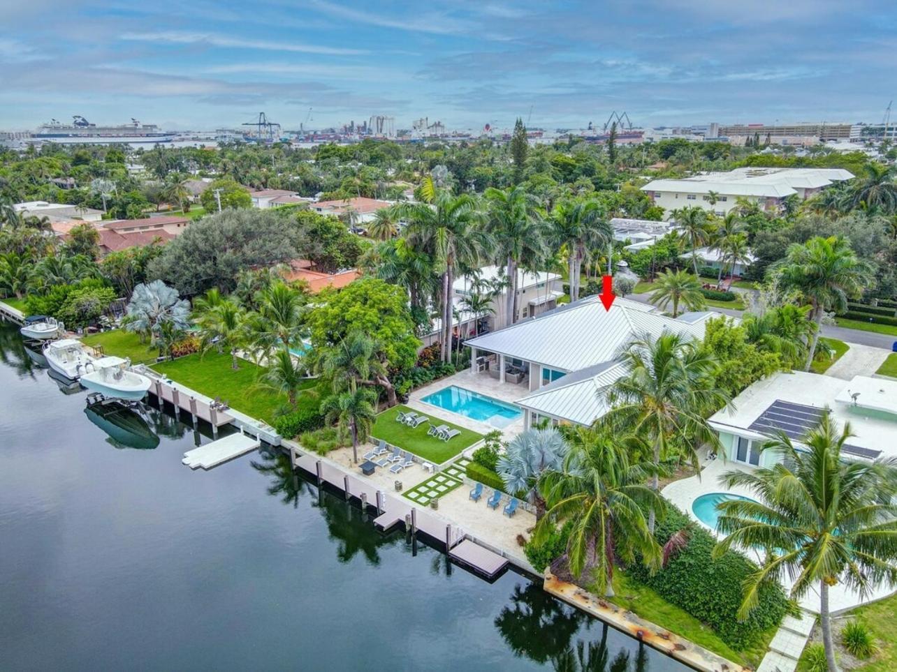 Holiday home Waterfront Heated Pool Dock Kayaks Bikes