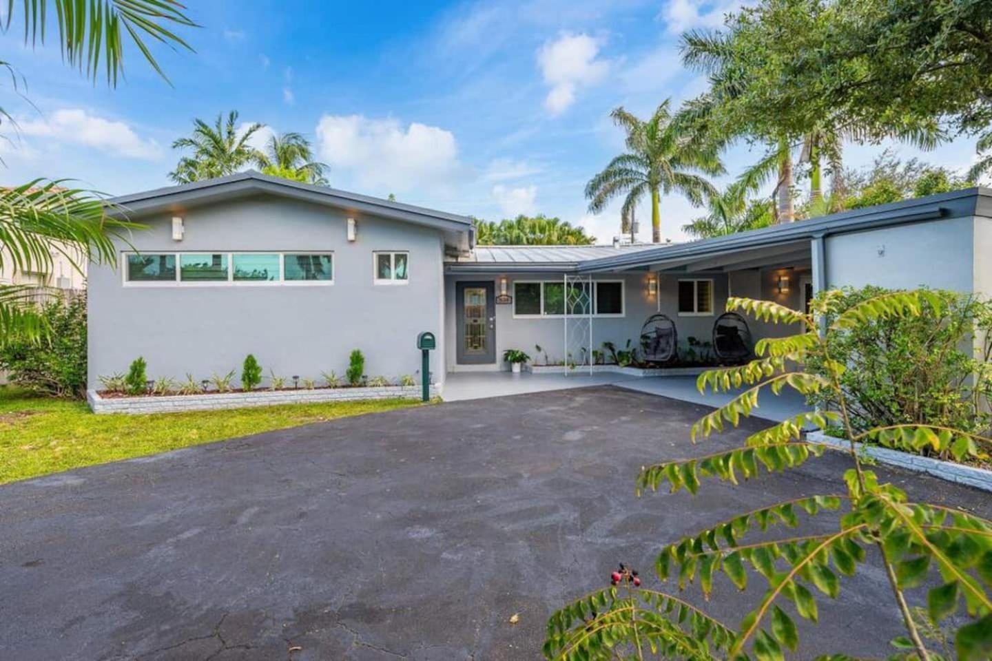 Villa Fox Private Resort-heated Pool, Spa-downtown&beach
