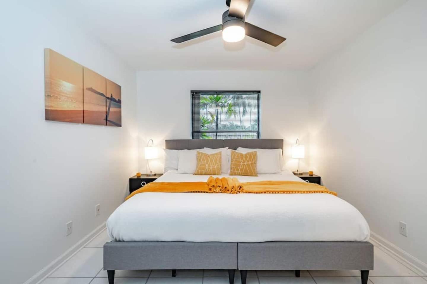 Fox Private Resort-heated Pool, Spa-downtown&beach *
