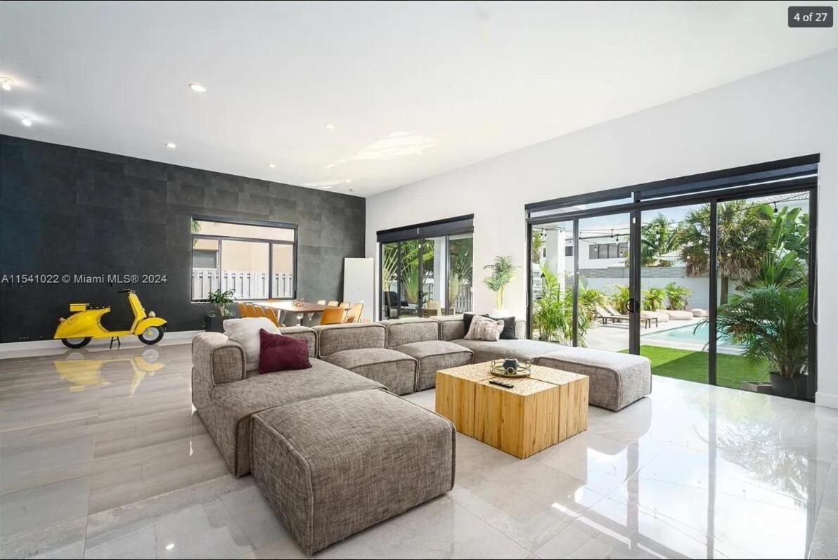 Glamorous Waterfront Canal With Pvt Dock And Pool * Fort Lauderdale