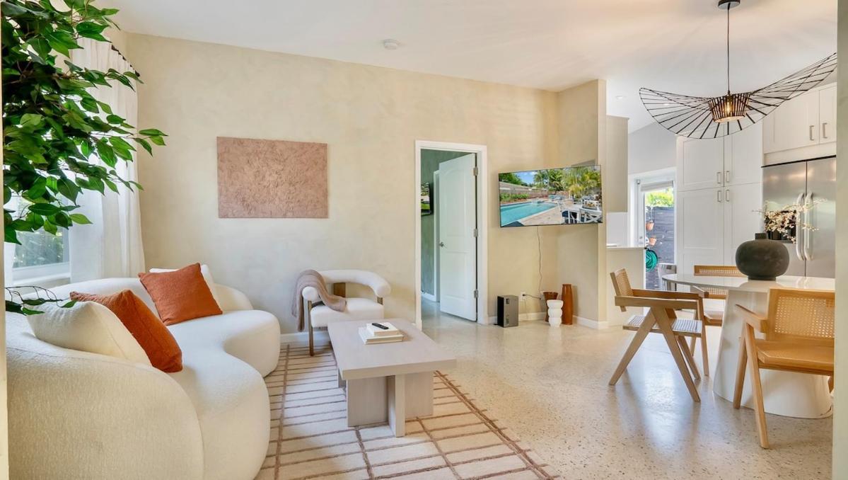 Designer With Heated Pool, Hot Tub, Close To The Villa *