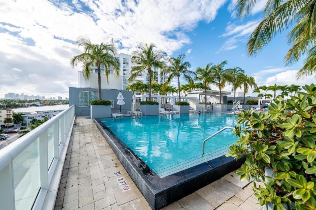 16th Floor Luxury 2 Bedroom - Ocean Views & Luxury