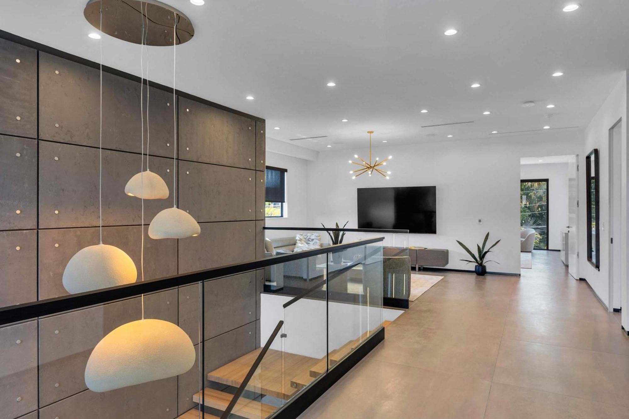 Enclave- Brand New Luxe Olas