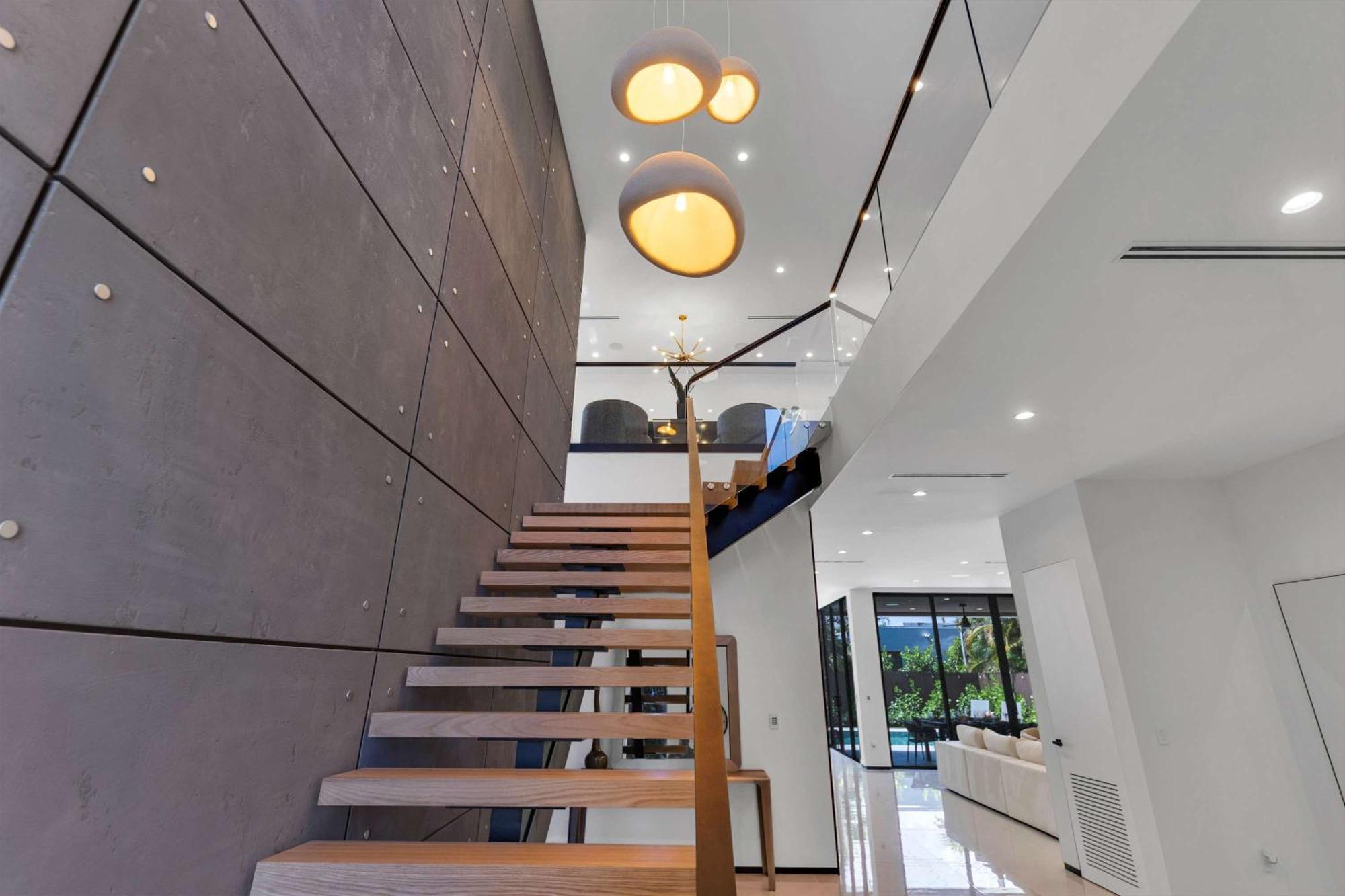 Enclave- Brand New Luxe Olas *