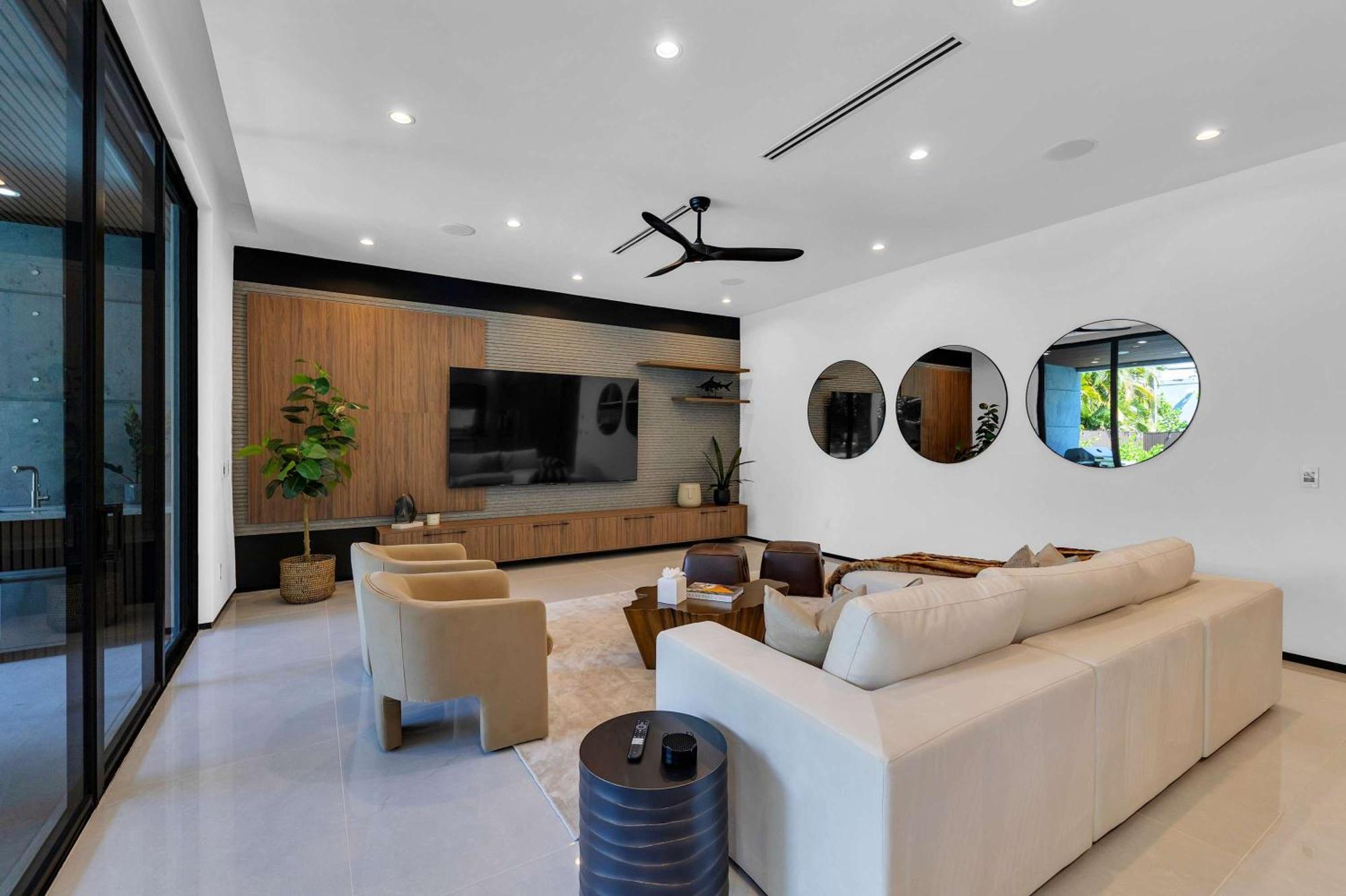 Enclave- Brand New Luxe Olas Holiday home *