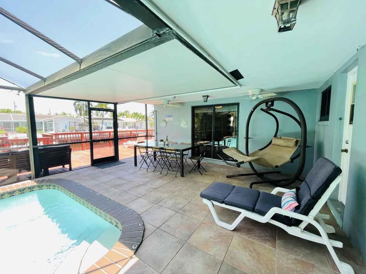 4 Bedroom With Pool, Dock, Canal. Bermuda's Secret Fort Lauderdale