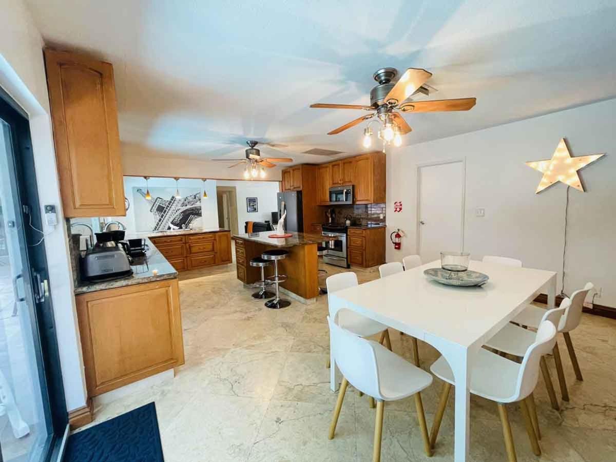 Villa 4 Bedroom With Pool, Dock, Canal. Bermuda's Secret