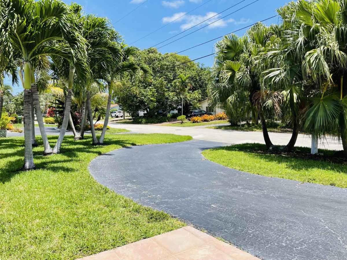 Villa 4 Bedroom With Pool, Dock, Canal. Bermuda's Secret