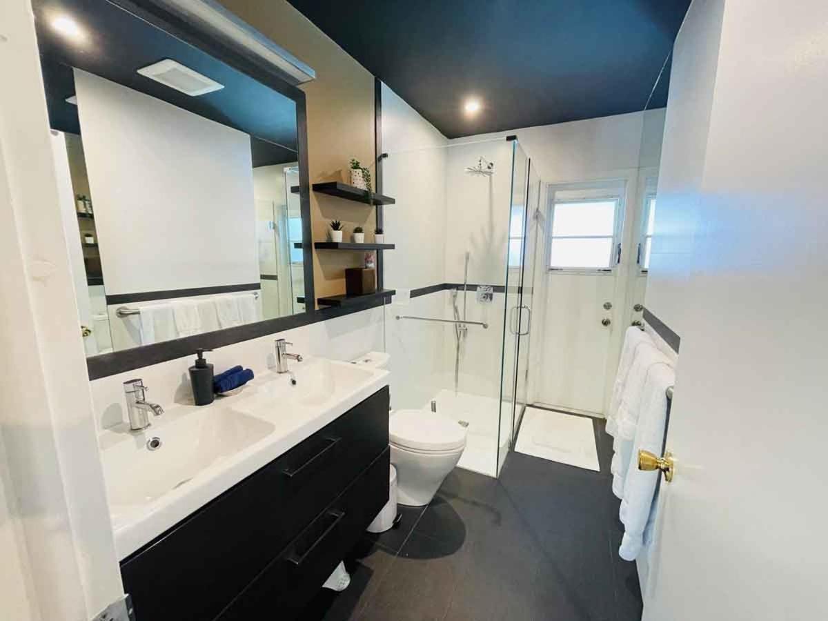 Villa 4 Bedroom With Pool, Dock, Canal. Bermuda's Secret Fort Lauderdale