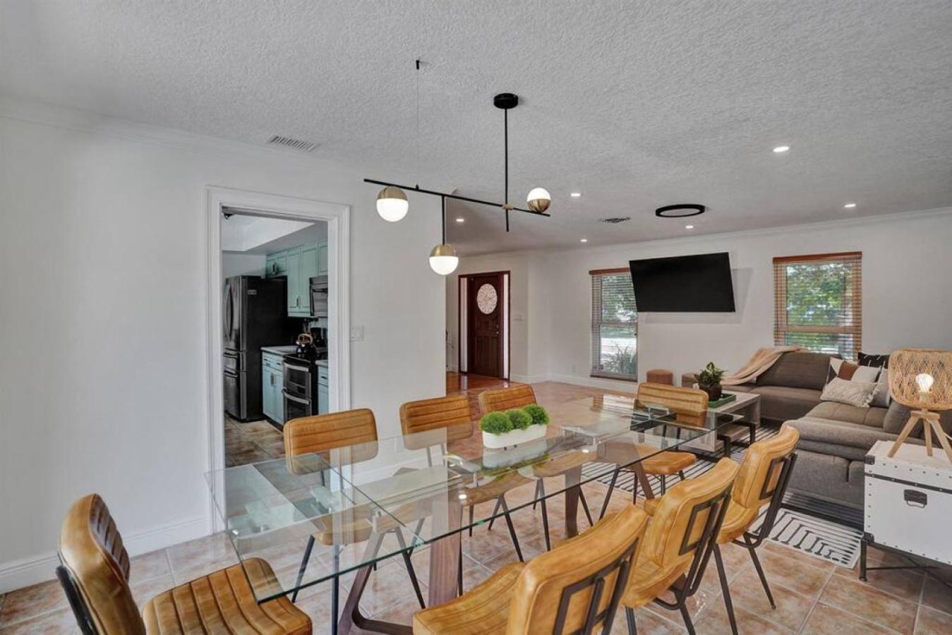 Holiday home The Dreamcatcher - 4 Bed, 2 Bath, Private Heated Pool, Bbq, Game Room, Park Fort Lauderdale