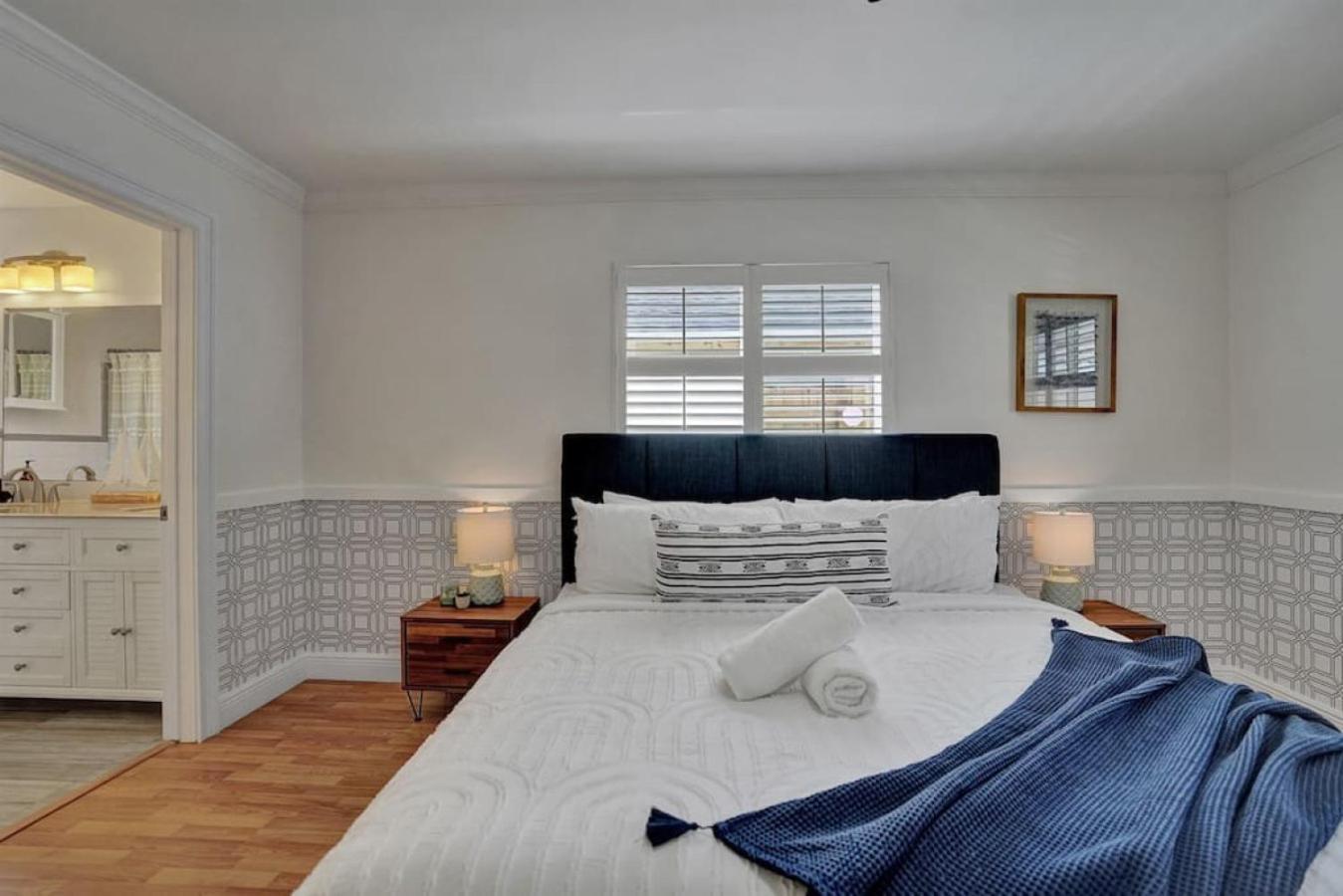 The Dreamcatcher - 4 Bed, 2 Bath, Private Heated Pool, Bbq, Game Room, Park * Fort Lauderdale
