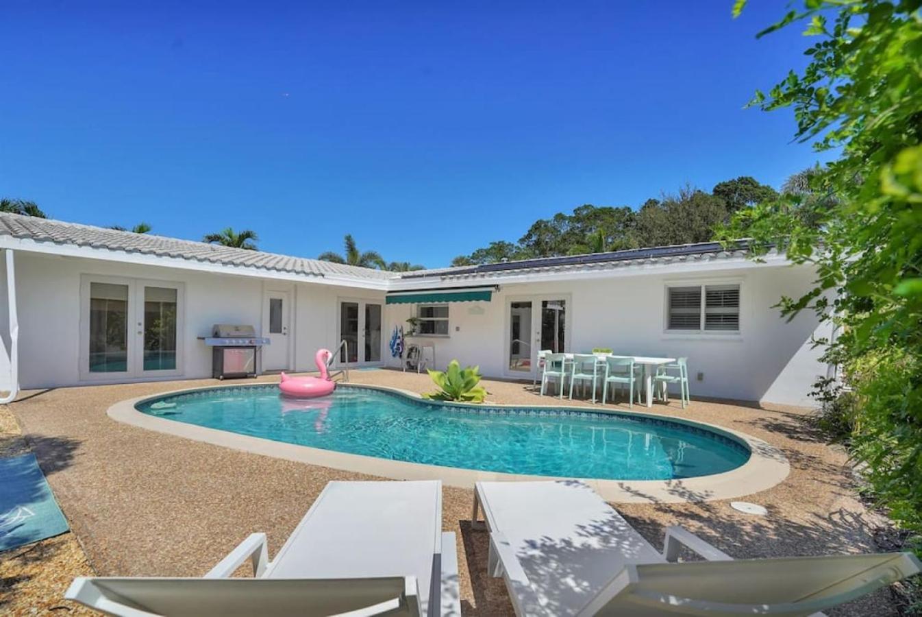 The Dreamcatcher - 4 Bed, 2 Bath, Private Heated Pool, Bbq, Game Room, Park Holiday home Fort Lauderdale